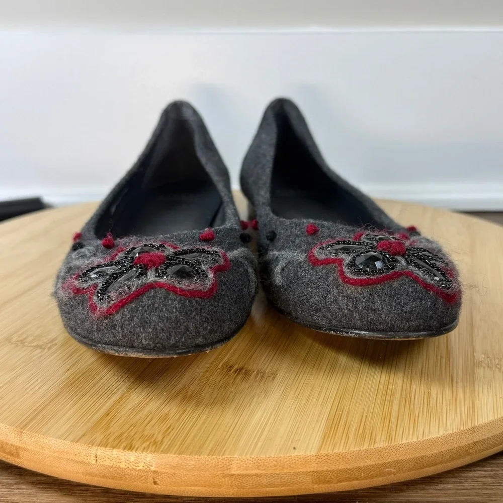 Stuart Weitzman Women 9M Ballet Flats‎ Grey Wool Embroidered Floral Cottagecore